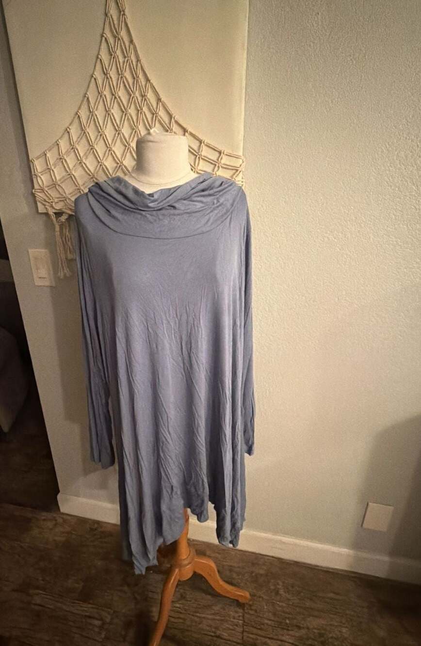 LOGO by Lori Goldstein Blue Long Sleeve Cowl Neck Handkerchief Hem Tunic T-Shirt